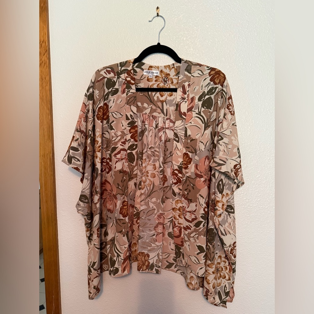 Kylie Paige Floral Kimono Sleeve Top
